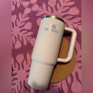 Stanley Orchid 30 oz- like new!!